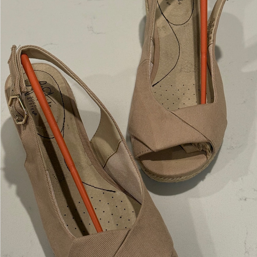 Life Stride Beige Slingback Sandals